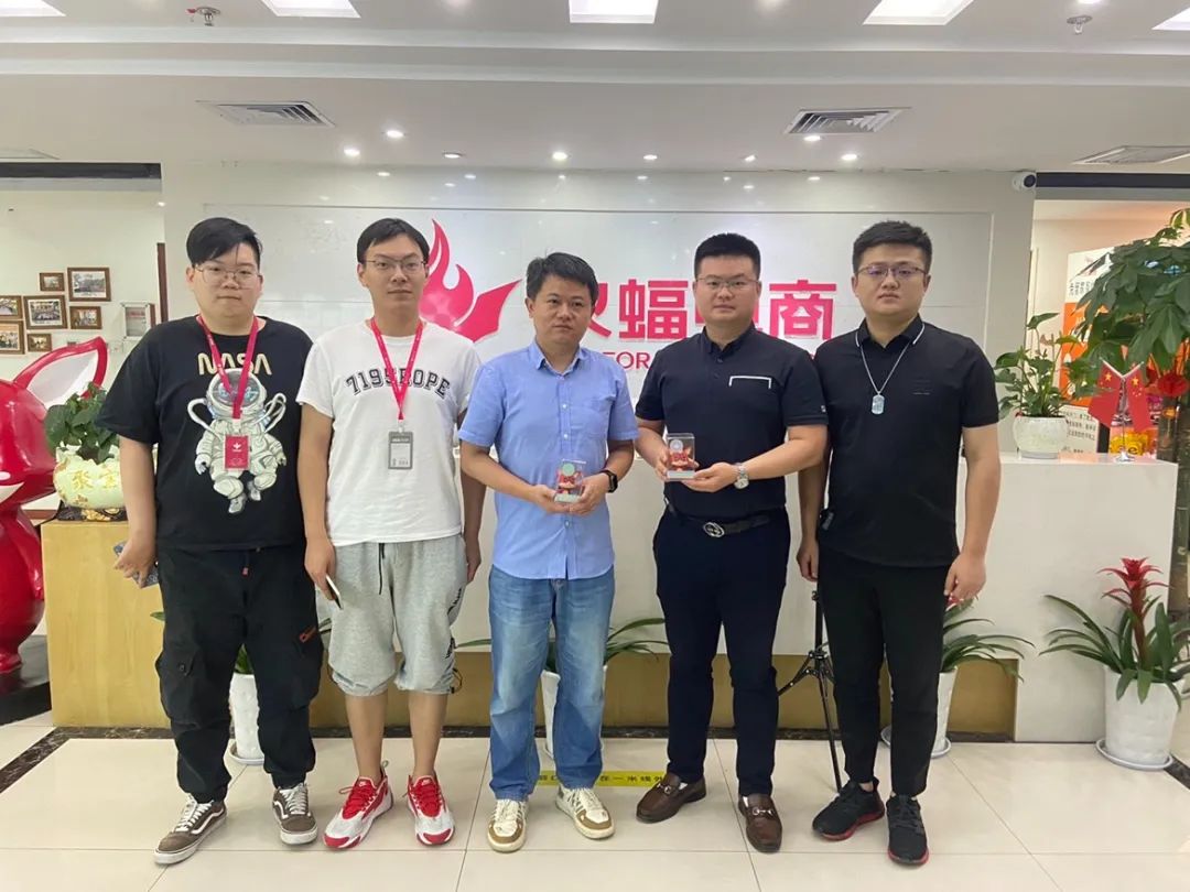 <b>陽(yáng)光：所有幸運(yùn)，都是努力埋下的伏筆！</b>